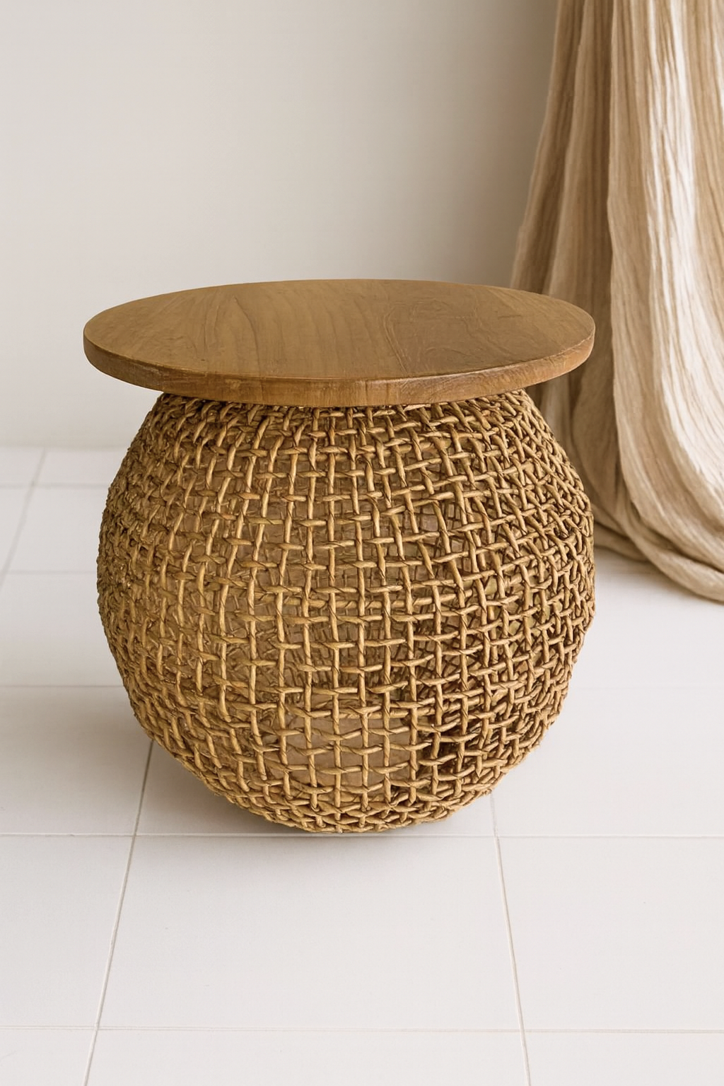 a neutral interior b2